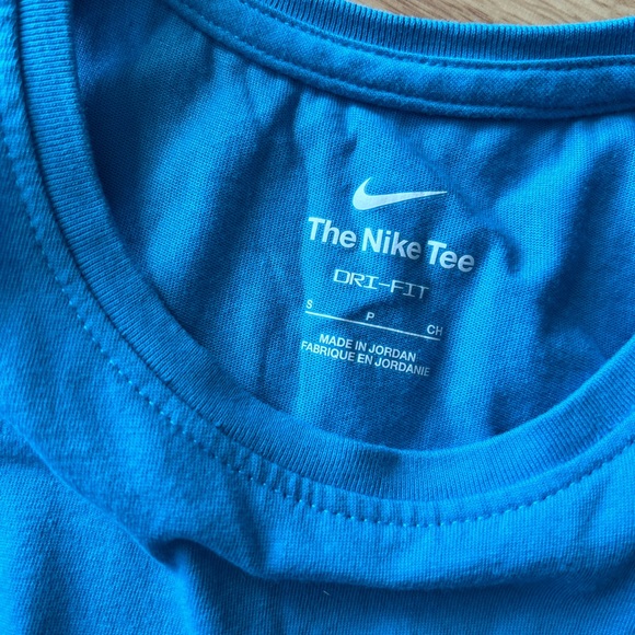 Nike Tank Small - Picture 3 of 3